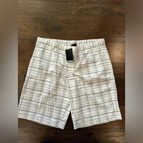 Men’s Nike Dri-fit Shorts- size 40 - Picture 1 of 3